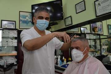 Peluquería Tomás: medio siglo cortando el pelo en Telde/TA.